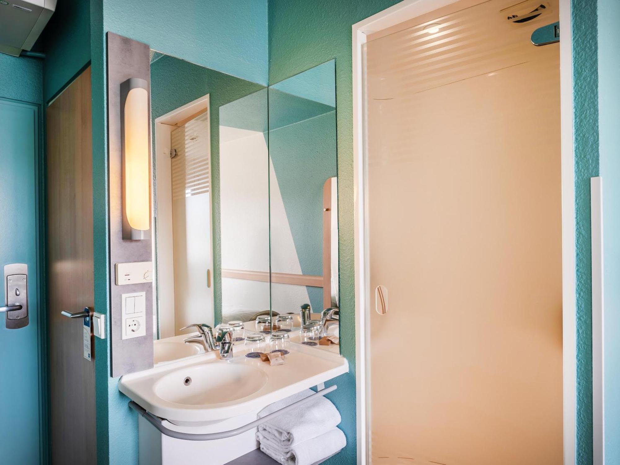 B&B Hotel Koeln-Porz Dış mekan fotoğraf